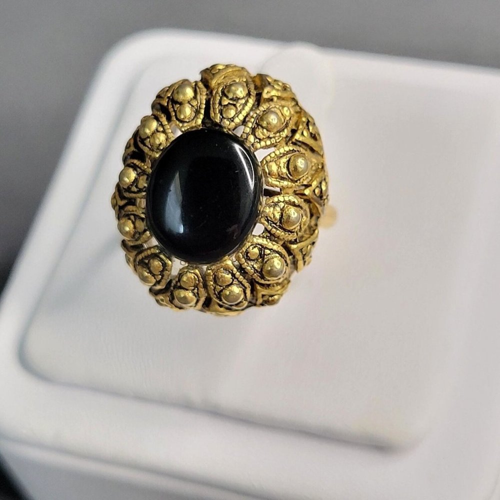Unisex Gold Tone Metal Black Oval Stone Cabochon Domed Fashion Ring Size 5